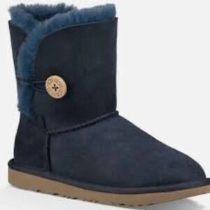 UGG Bailey Button‎ II Boot Sheepskin Classic Boots Size 4